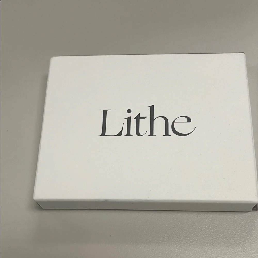 Lithe Eyeshadow Palette - Cream, Brown, Pink, Silver, and Black NIB